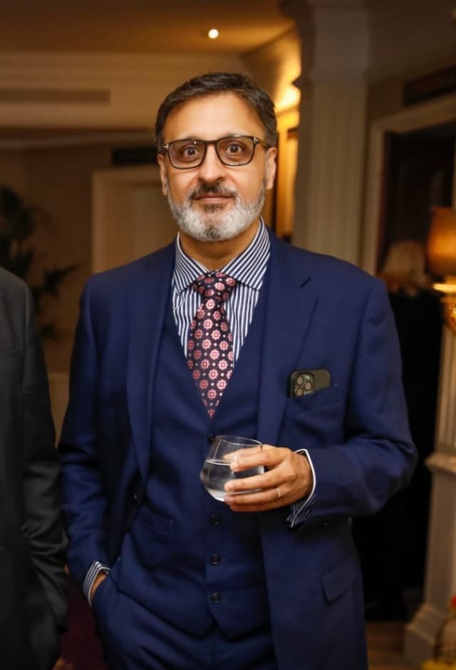 Paresh H Kiri
